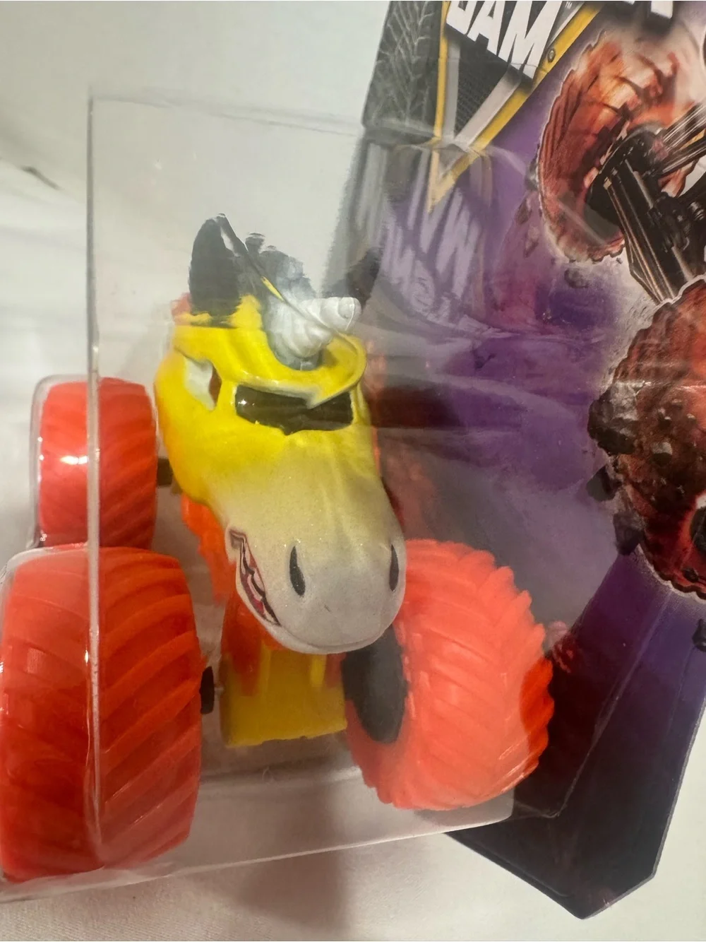 Sparkle Smash Monster Jam Spooky collection Toy